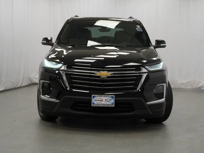 Used 2023 Chevrolet Traverse LT w/ Rear Camera Mirror Package
