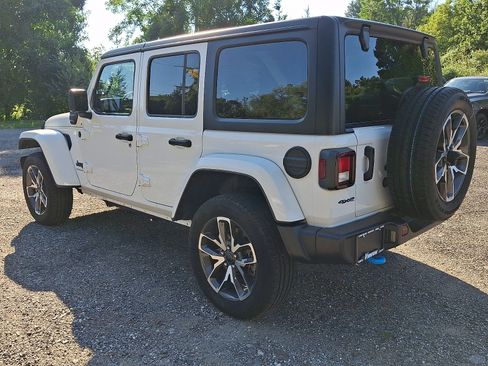 Certified 2024 Jeep Wrangler Unlimited w/ Convenience Group AWD/4WD image 4