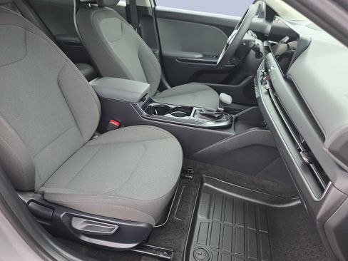 Used 2025 Kia K4 FWD image 32