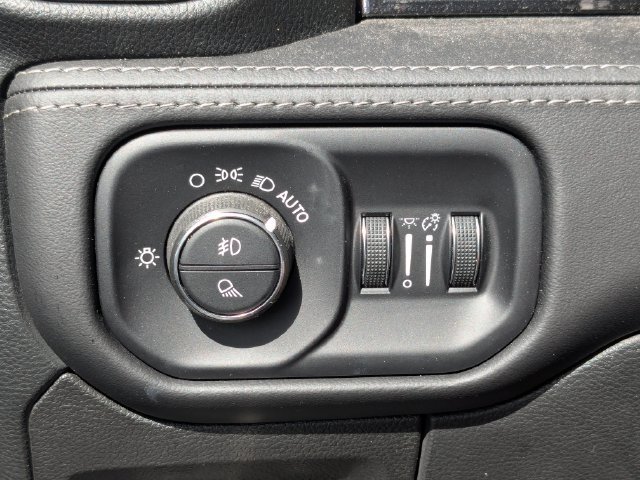 Used 2023 RAM 1500 Limited AWD/4WD image 22