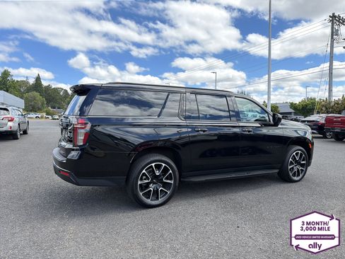 Used 2024 Chevrolet Suburban RST AWD/4WD image 6