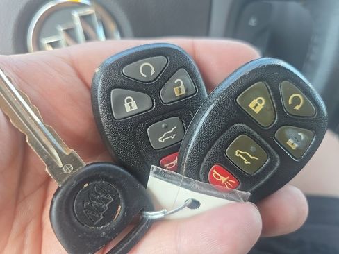 Used 2012 Buick Enclave Leather w/ LPO, Cargo Convenience Pkg image 20