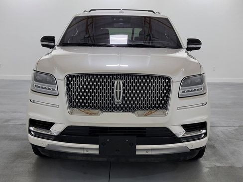 Used 2018 Lincoln Navigator Reserve w/ Technology Package AWD/4WD image 3