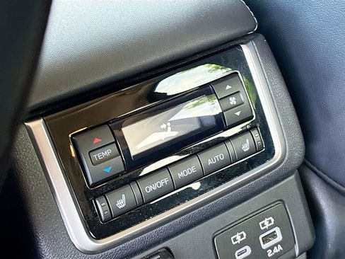 Used 2024 Subaru Ascent Touring AWD/4WD image 27