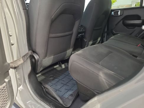 Certified 2021 Jeep Gladiator Sport AWD/4WD image 20