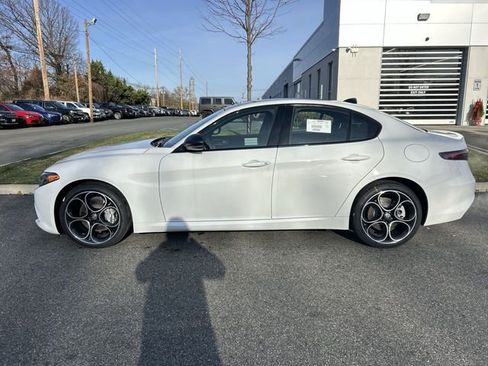 New 2025 Alfa Romeo Giulia AWD w/ Driving Assist Package image 5