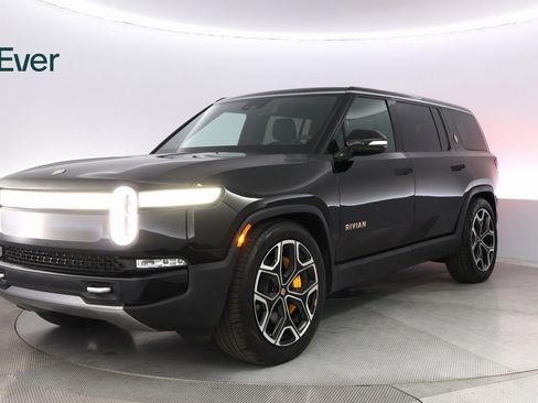 Used 2024 Rivian R1S Adventure image 2