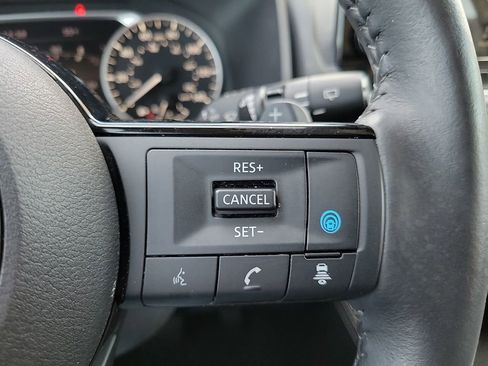 Used 2023 Nissan Rogue SL w/ SL Premium Package image 18