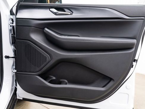 New 2026 Jeep Grand Cherokee Laredo image 30