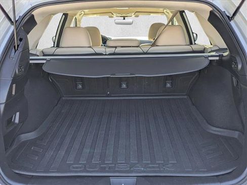 Used 2019 Subaru Outback 2.5i Limited AWD/4WD image 6