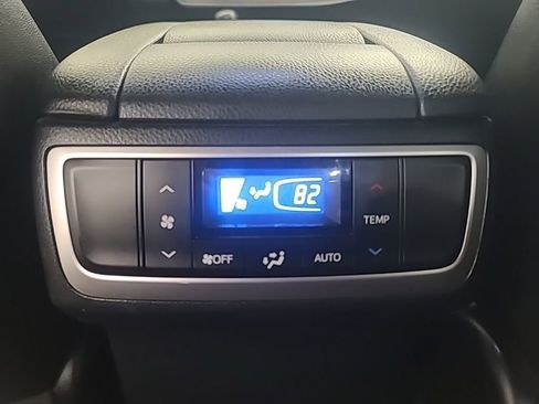 Used 2019 Toyota Highlander XLE image 21
