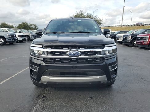 Used 2024 Ford Expedition Limited image 2