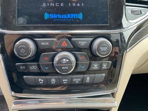 Used 2021 Jeep Grand Cherokee Limited AWD/4WD image 22