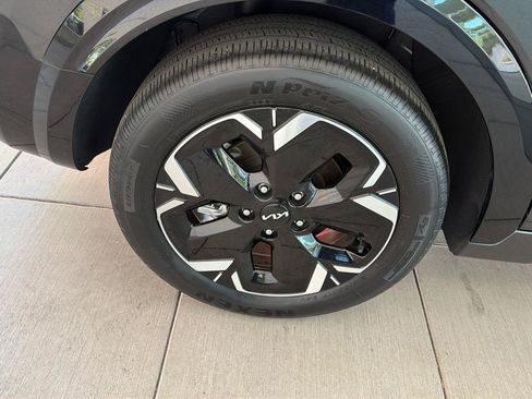 Used 2023 Kia Niro Wind FWD image 11