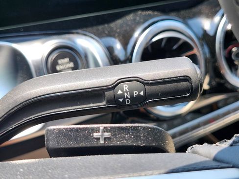 Used 2026 Mercedes-Benz GLB 250 4MATIC image 28