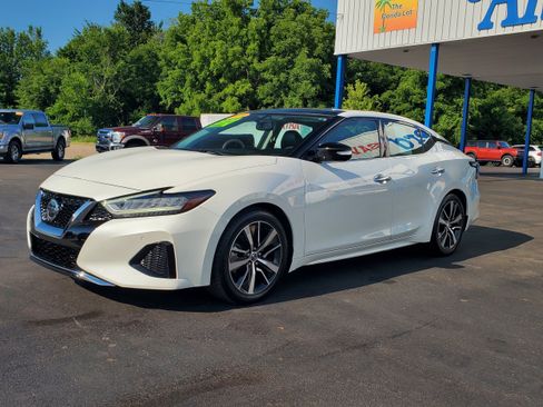 Used 2019 Nissan Maxima 3.5 SL w/ Floor Mat Group FWD image 2
