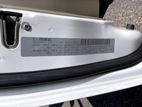 Used 2019 Dodge Grand Caravan SE FWD image 31