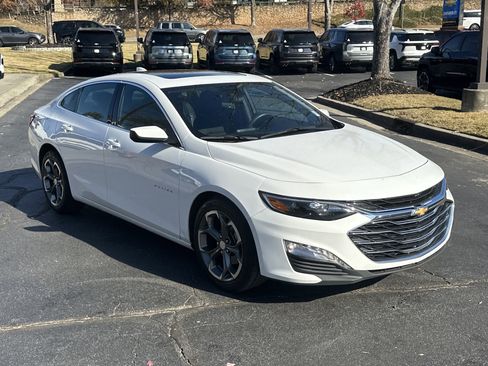 Certified 2024 Chevrolet Malibu LT image 3