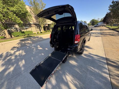 Used 2019 Dodge Grand Caravan GT FWD image 1
