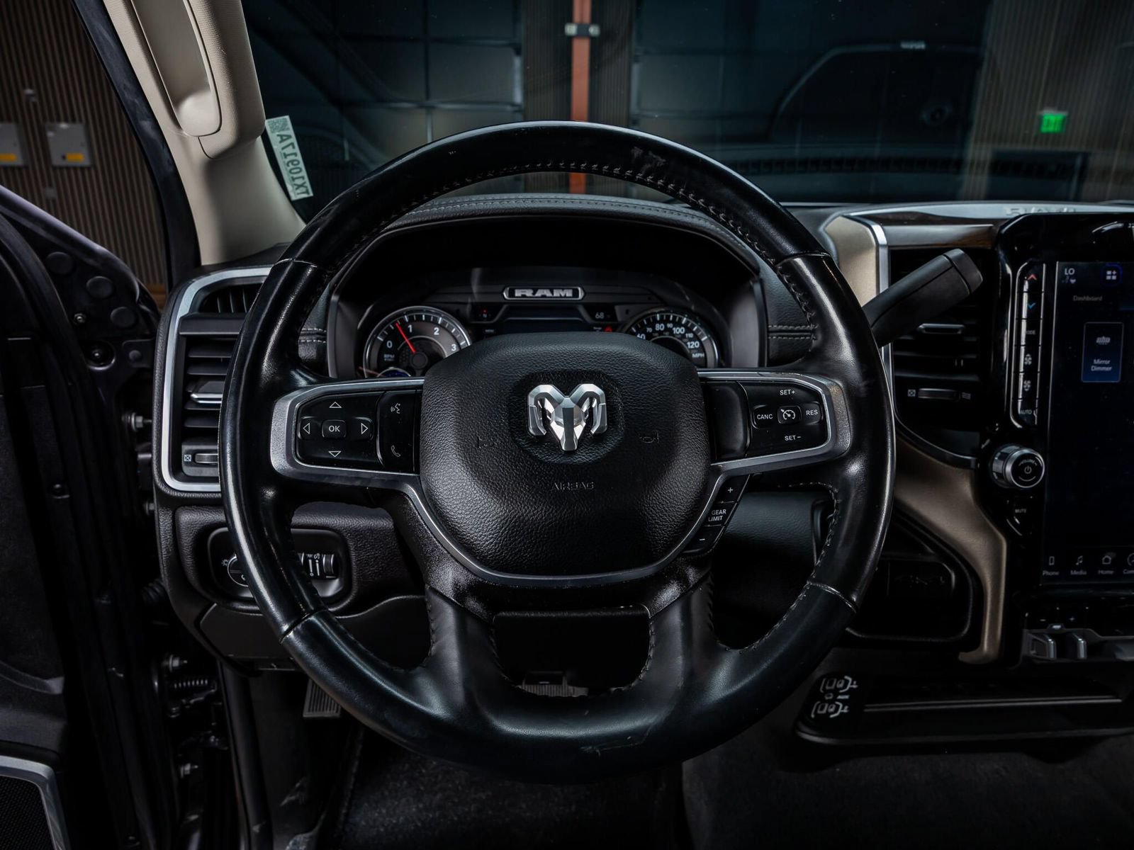 Used 2023 RAM 2500 Laramie AWD/4WD image 17