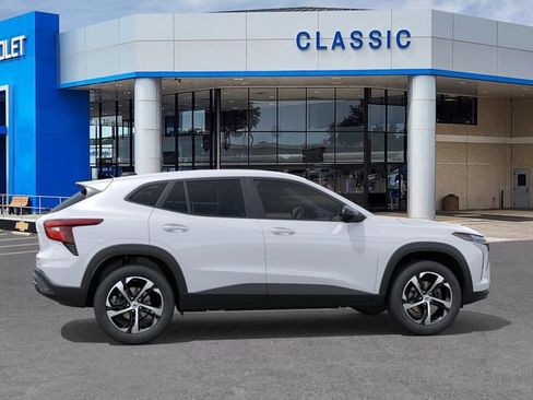 New 2026 Chevrolet Trax RS FWD image 5