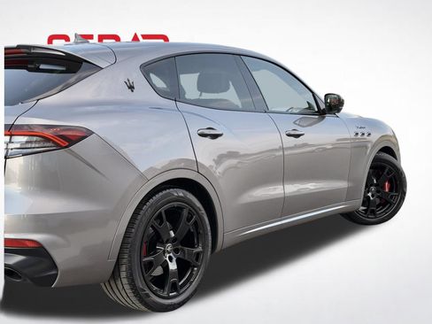 Used 2022 Maserati Levante Modena AWD/4WD image 15