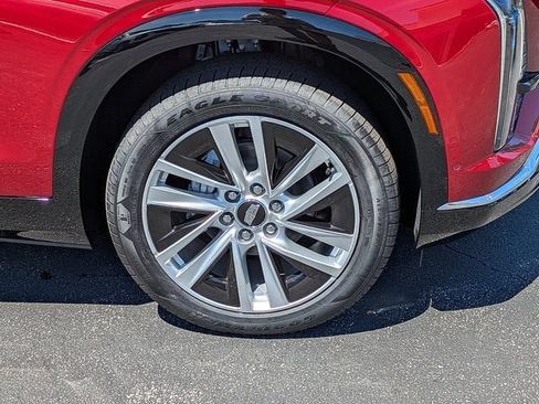 New 2026 Cadillac Vistiq Luxury AWD/4WD image 11