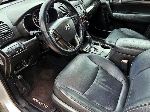 Used 2011 Kia Sorento EX w/ Premium Pkg image 21