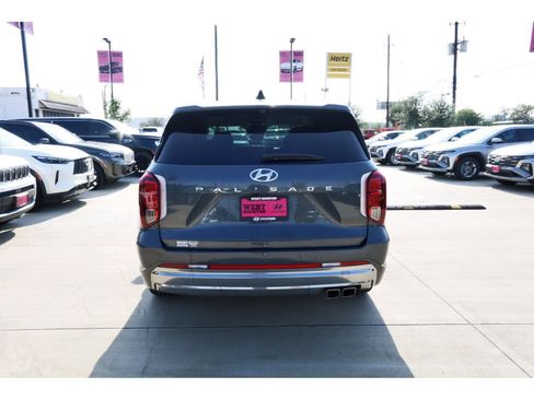 Used 2024 Hyundai Palisade Calligraphy FWD image 7