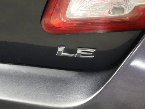 Used 2011 Toyota Camry LE FWD image 34