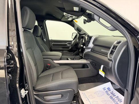 New 2026 RAM 1500 4x4 Crew Cab image 9