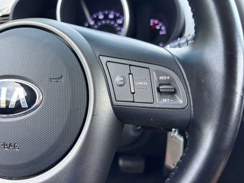 Used 2013 Kia Soul + FWD image 18