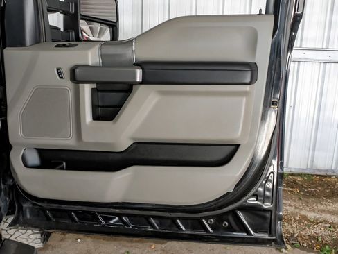 Used 2022 Ford F350 XLT w/ XLT Premium Package AWD/4WD image 45