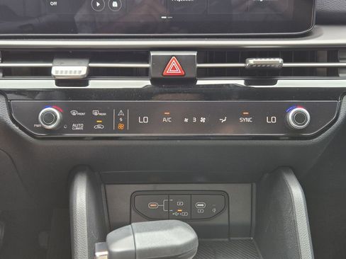 New 2026 Kia Sportage EX image 16