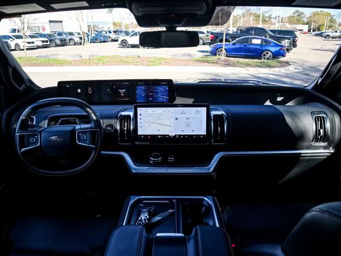 Used 2025 Ford Expedition Platinum w/ Stealth Appearance Package image 29