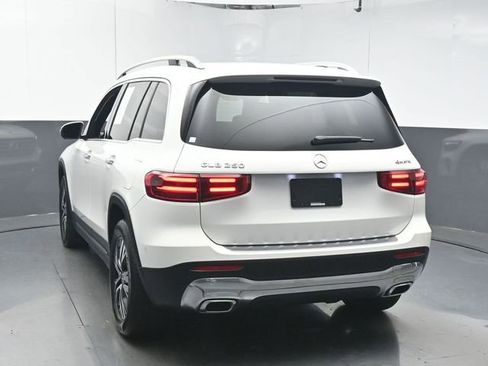 Used 2025 Mercedes-Benz GLB 250 4MATIC w/ Exclusive Package image 7