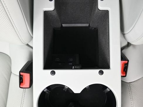 Certified 2023 Porsche Macan GTS image 25