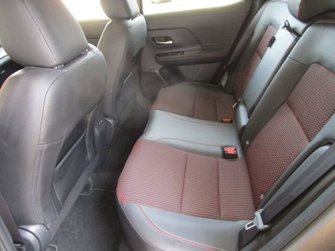Used 2025 Nissan Kicks SR AWD/4WD image 17