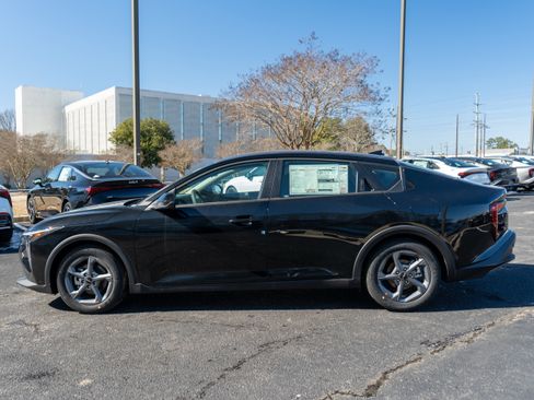 New 2025 Kia K4 FWD image 8