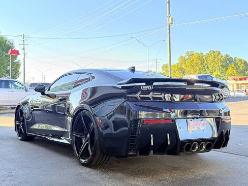 Used 2019 Chevrolet Camaro ZL1 RWD image 5