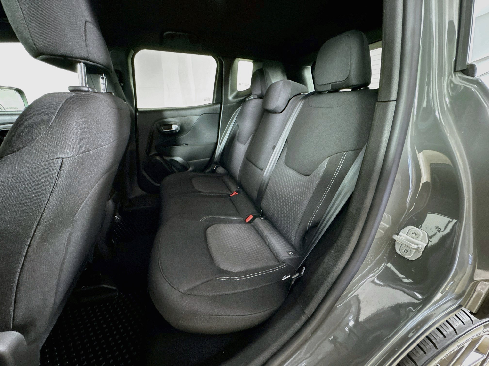 Certified 2021 Jeep Renegade Latitude AWD/4WD image 23