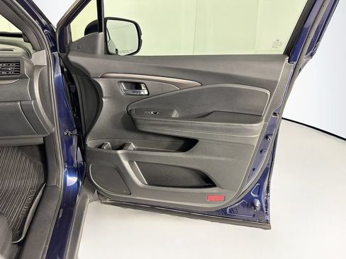 Used 2022 Honda Pilot Sport image 25