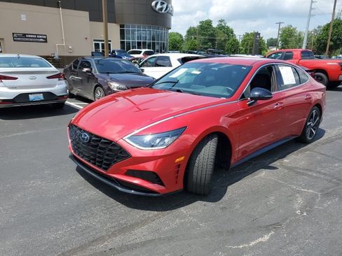 Used 2021 Hyundai Sonata SEL Plus FWD image 2