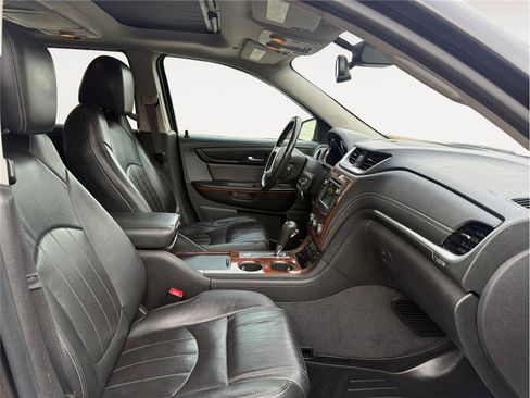 Used 2014 Chevrolet Traverse LTZ image 16