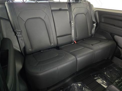 Certified 2024 Land Rover Defender 90 V8 AWD/4WD image 15