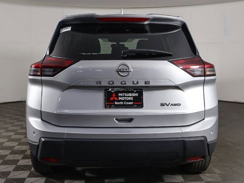 Used 2024 Nissan Rogue SV image 10