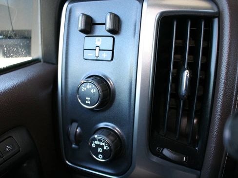 Used 2015 Chevrolet Silverado 2500 LTZ w/ Duramax Plus Package AWD/4WD image 27