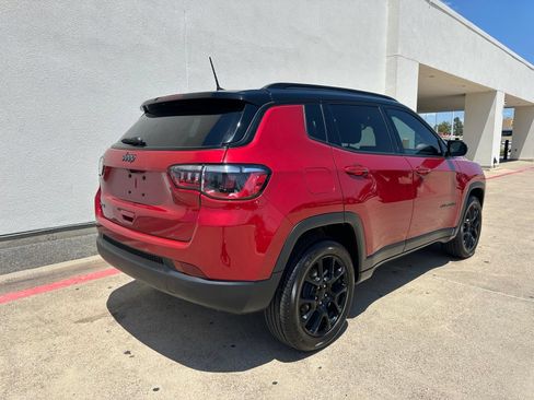 Used 2024 Jeep Compass Latitude w/ Altitude Special Edition AWD/4WD image 7