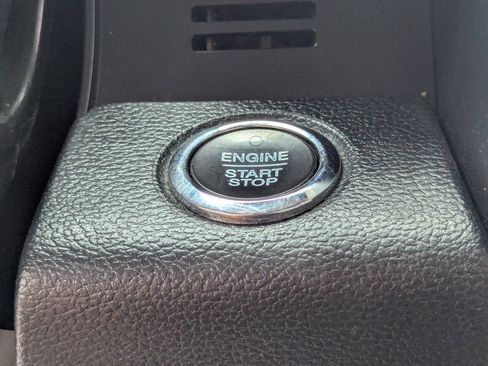Used 2019 Ford F250 Lariat w/ Lariat Ultimate Package AWD/4WD image 33