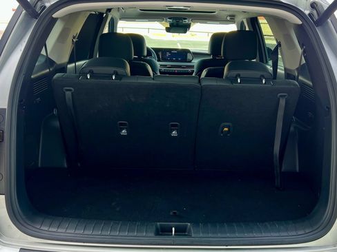 Used 2024 Hyundai Palisade SEL w/ Premium Package FWD image 6